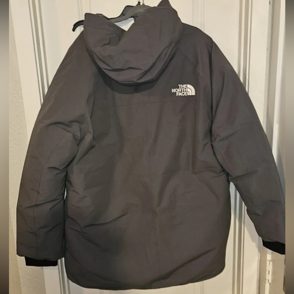 The North Face men’s Outer Burroughs jacket - Picture 2 of 3